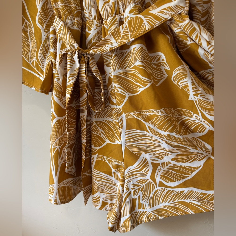 SHEIN Mustard Leaf Print Romper - Picture 6 of 7